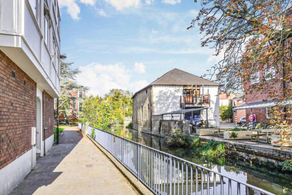 Apartment In The Heart Of The City Centre, Live Like A Local 牛津 外观 照片