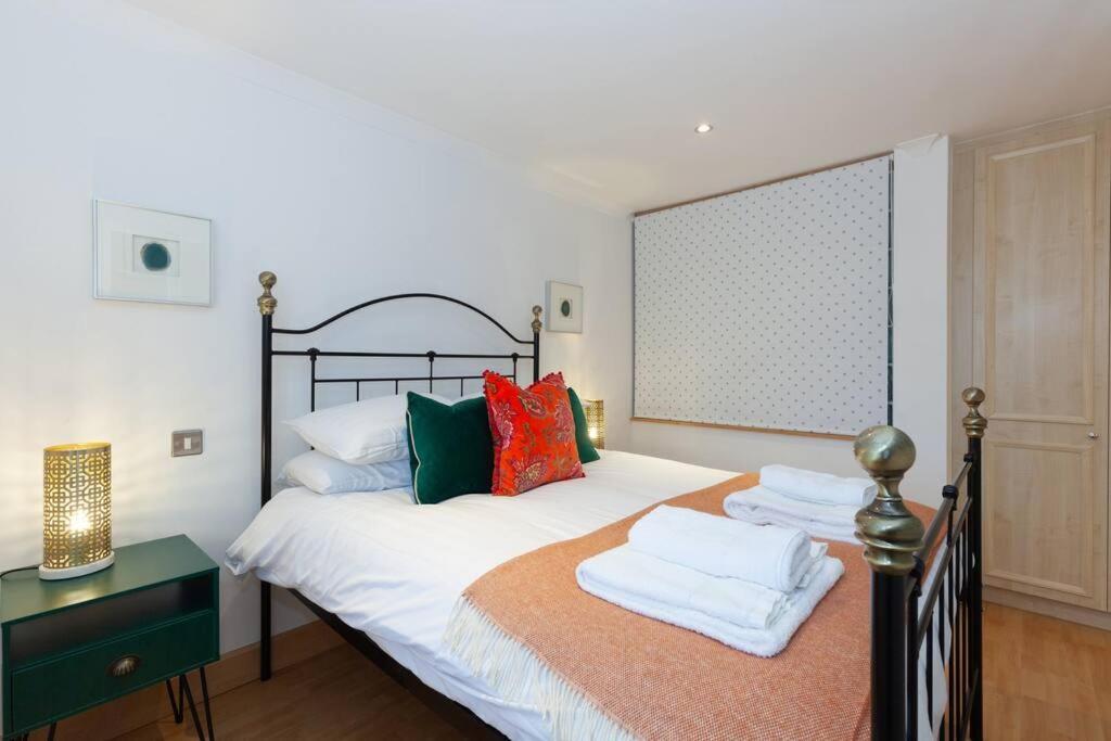 Apartment In The Heart Of The City Centre, Live Like A Local 牛津 外观 照片